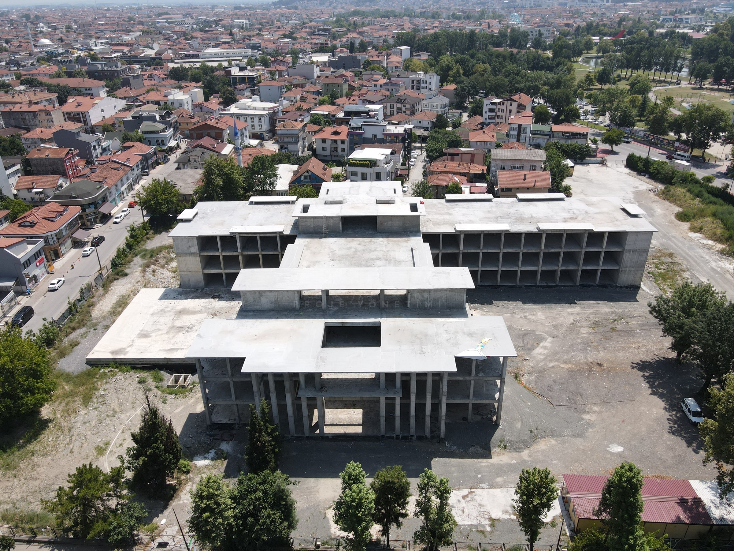 GLK proje yönetimi kapsamında izlenen bir yapının havadan saha görünümü